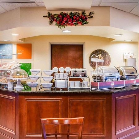 Comfort Suites Findlay Bagian luar foto