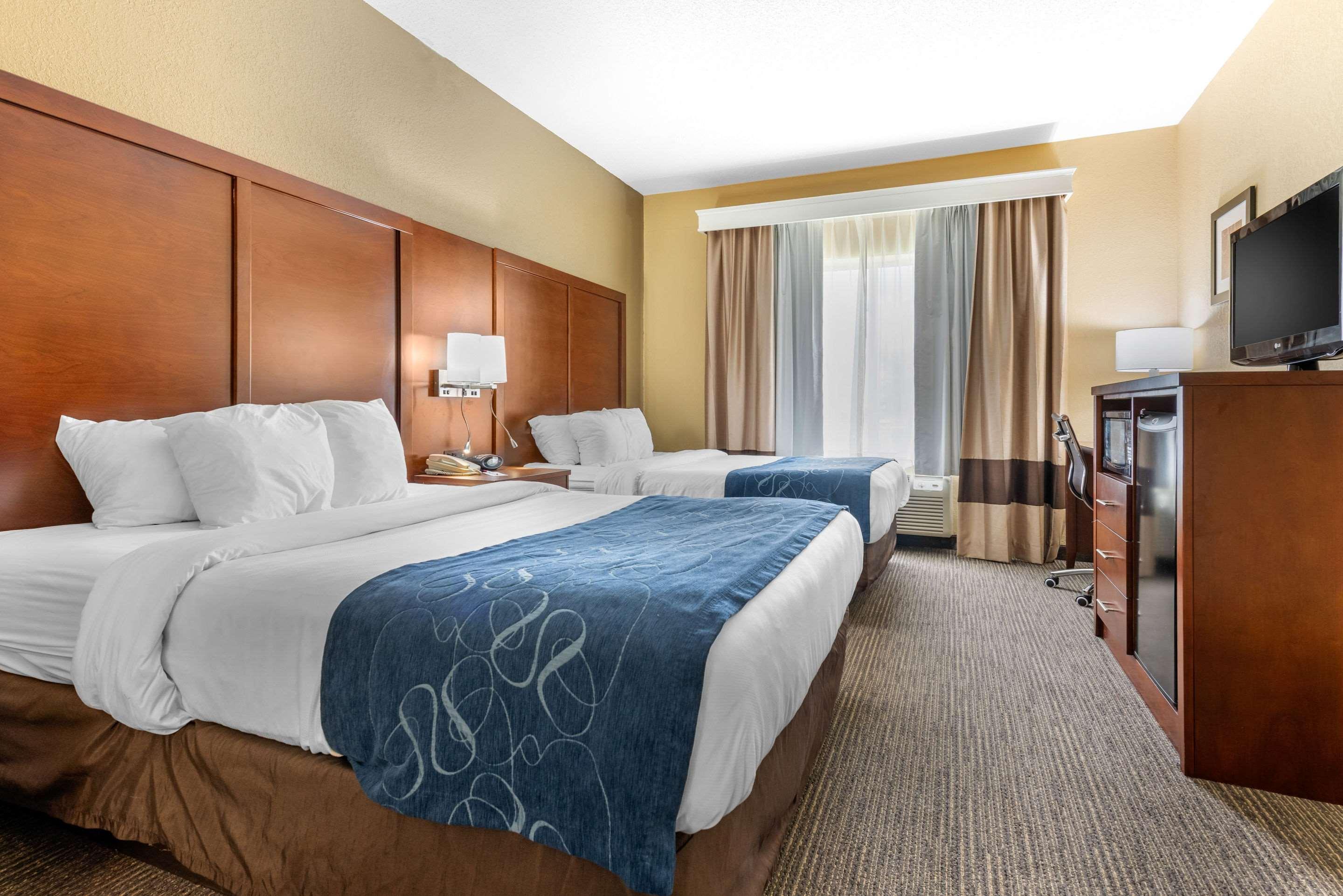 Comfort Suites Findlay Bagian luar foto