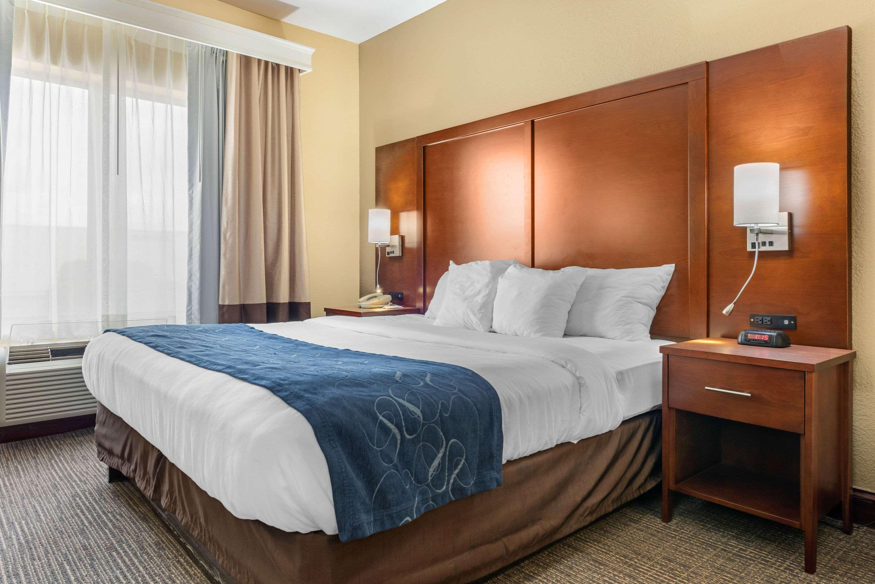 Comfort Suites Findlay Bagian luar foto