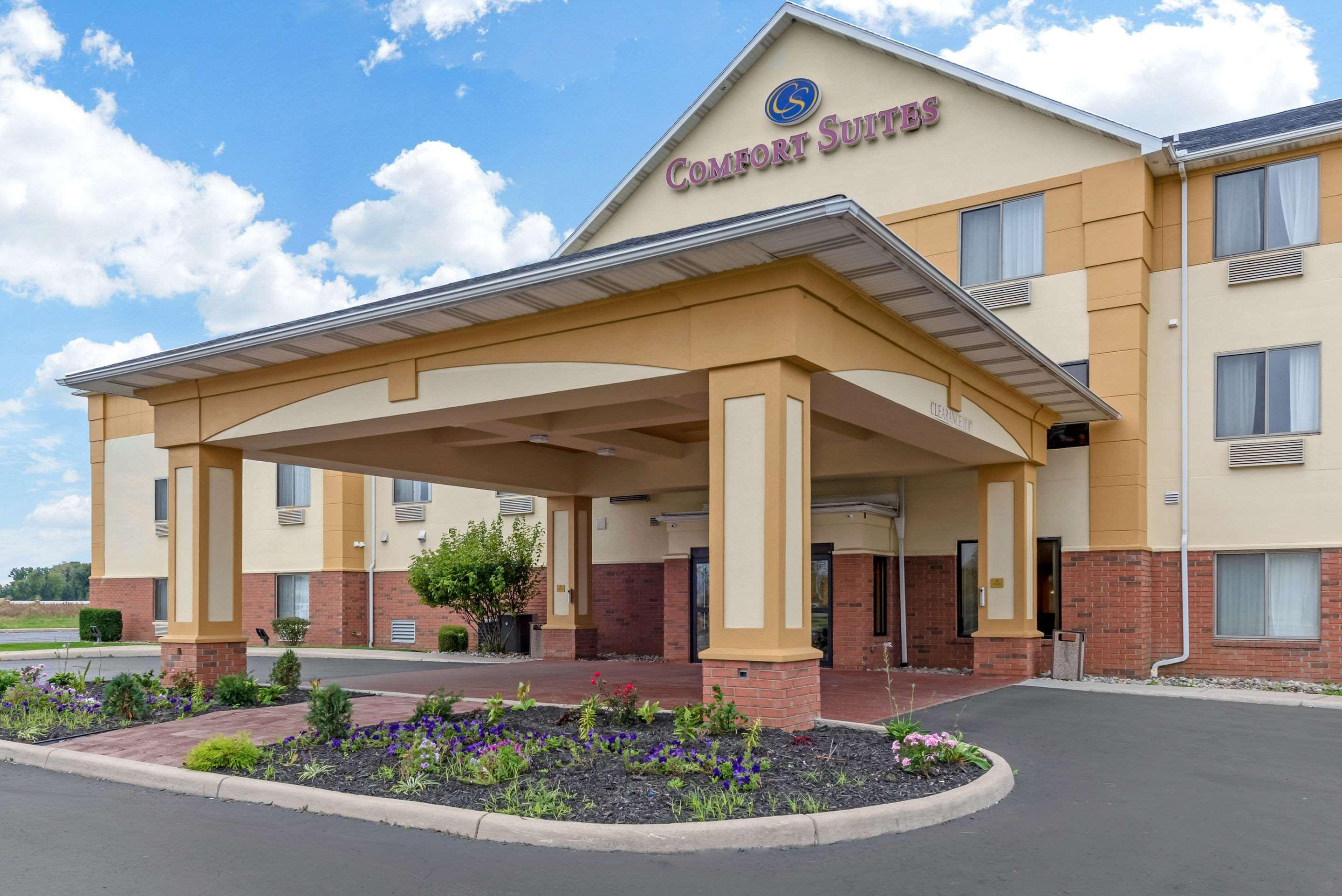Comfort Suites Findlay Bagian luar foto
