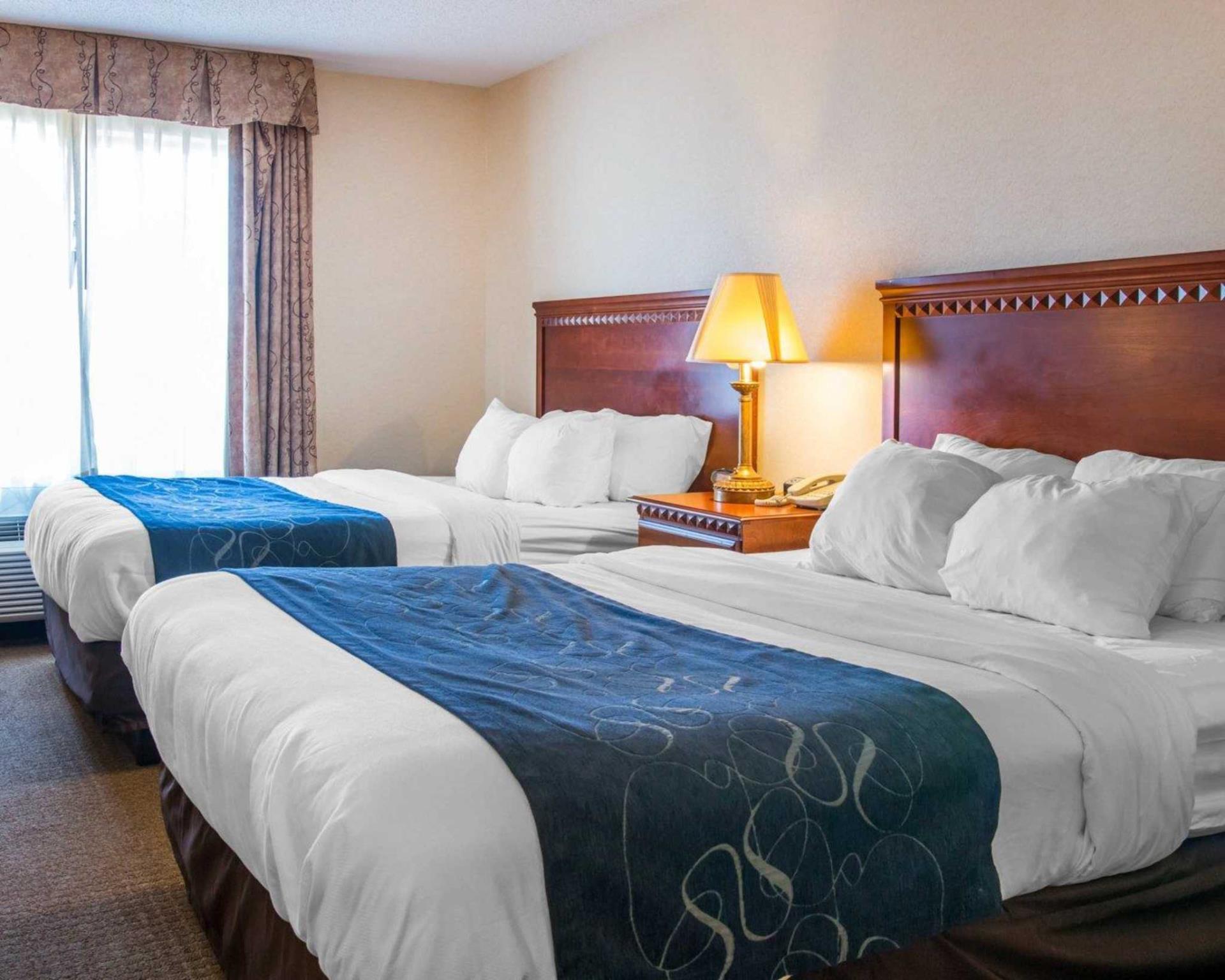 Comfort Suites Findlay Bagian luar foto