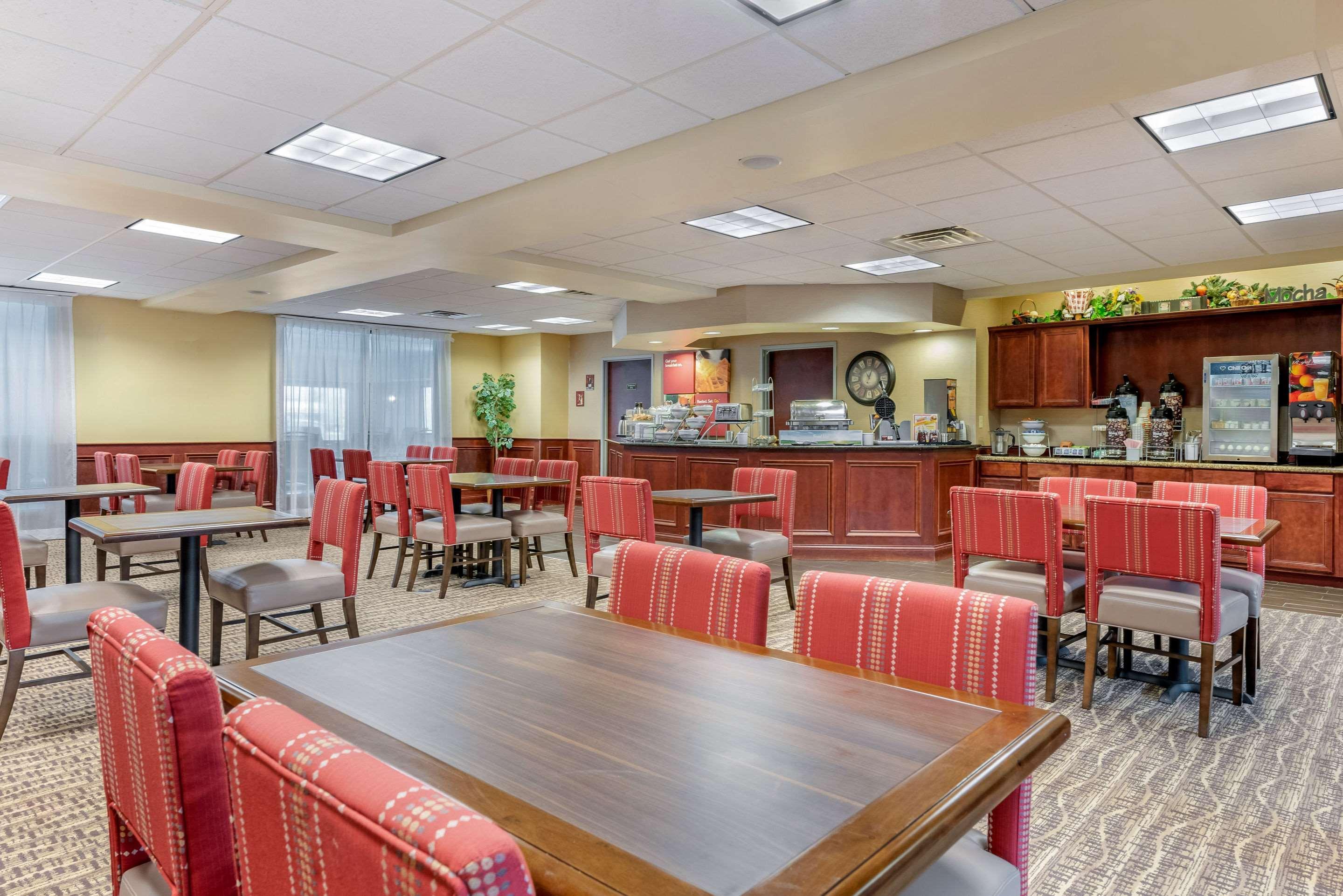 Comfort Suites Findlay Bagian luar foto