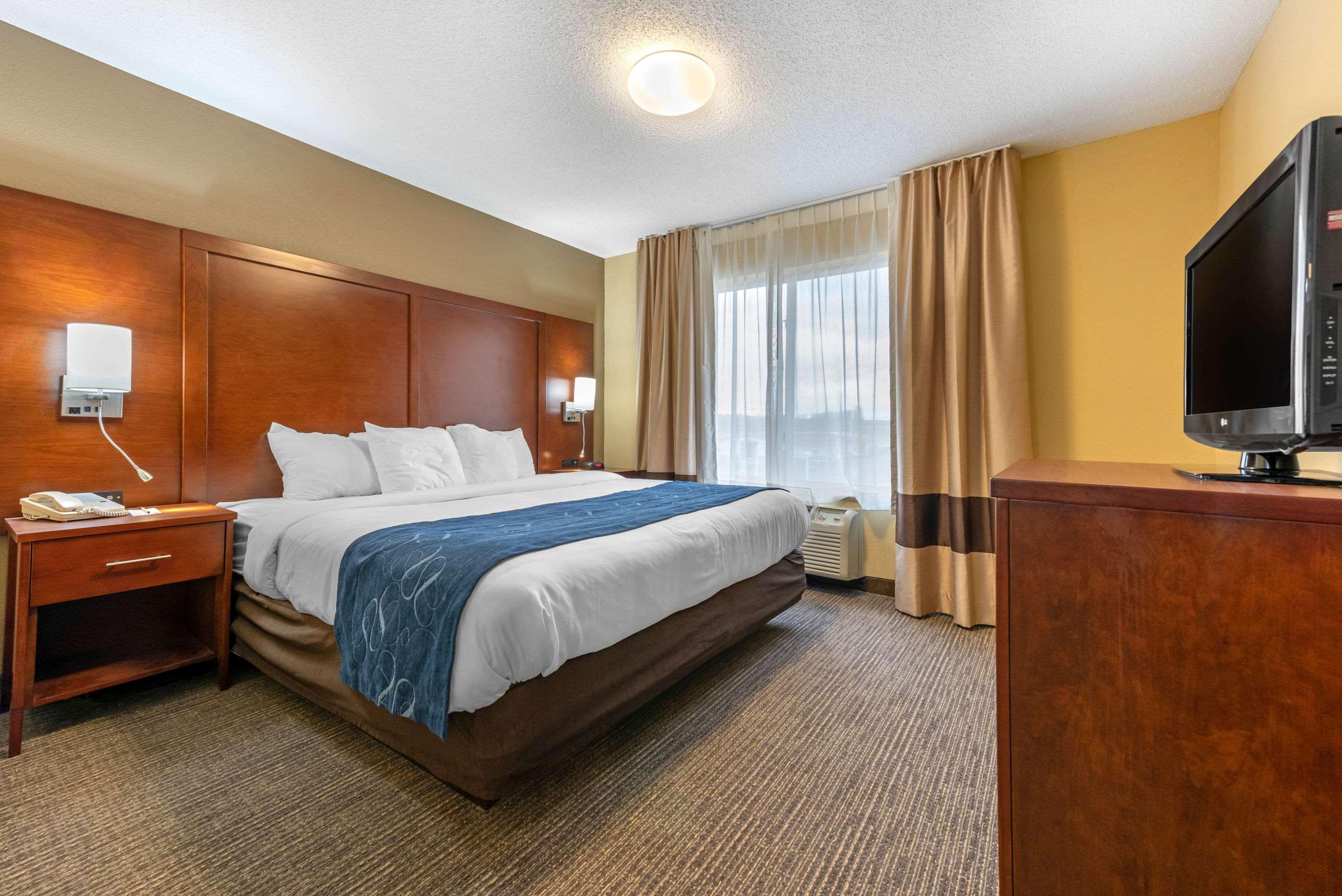 Comfort Suites Findlay Bagian luar foto