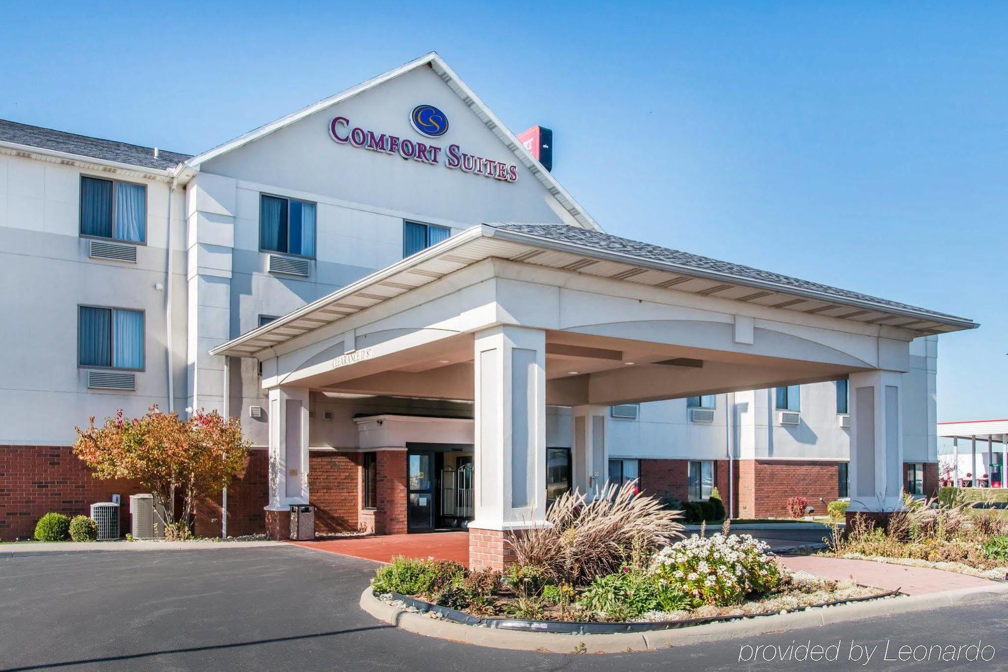 Comfort Suites Findlay Bagian luar foto