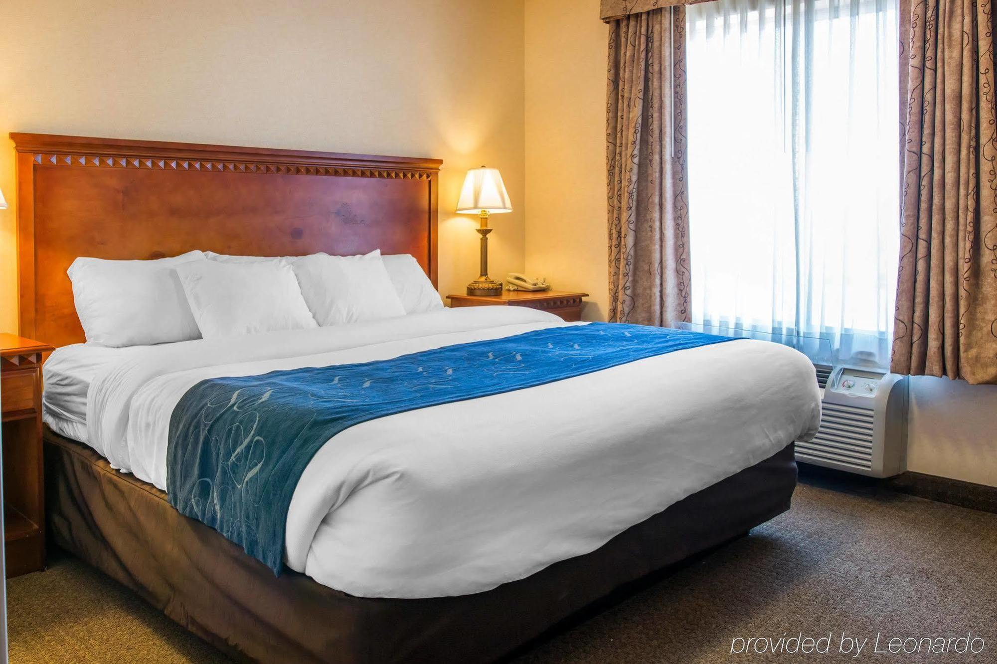 Comfort Suites Findlay Bagian luar foto