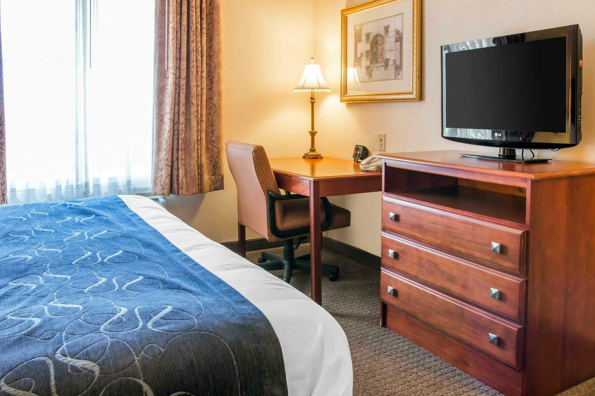 Comfort Suites Findlay Bagian luar foto