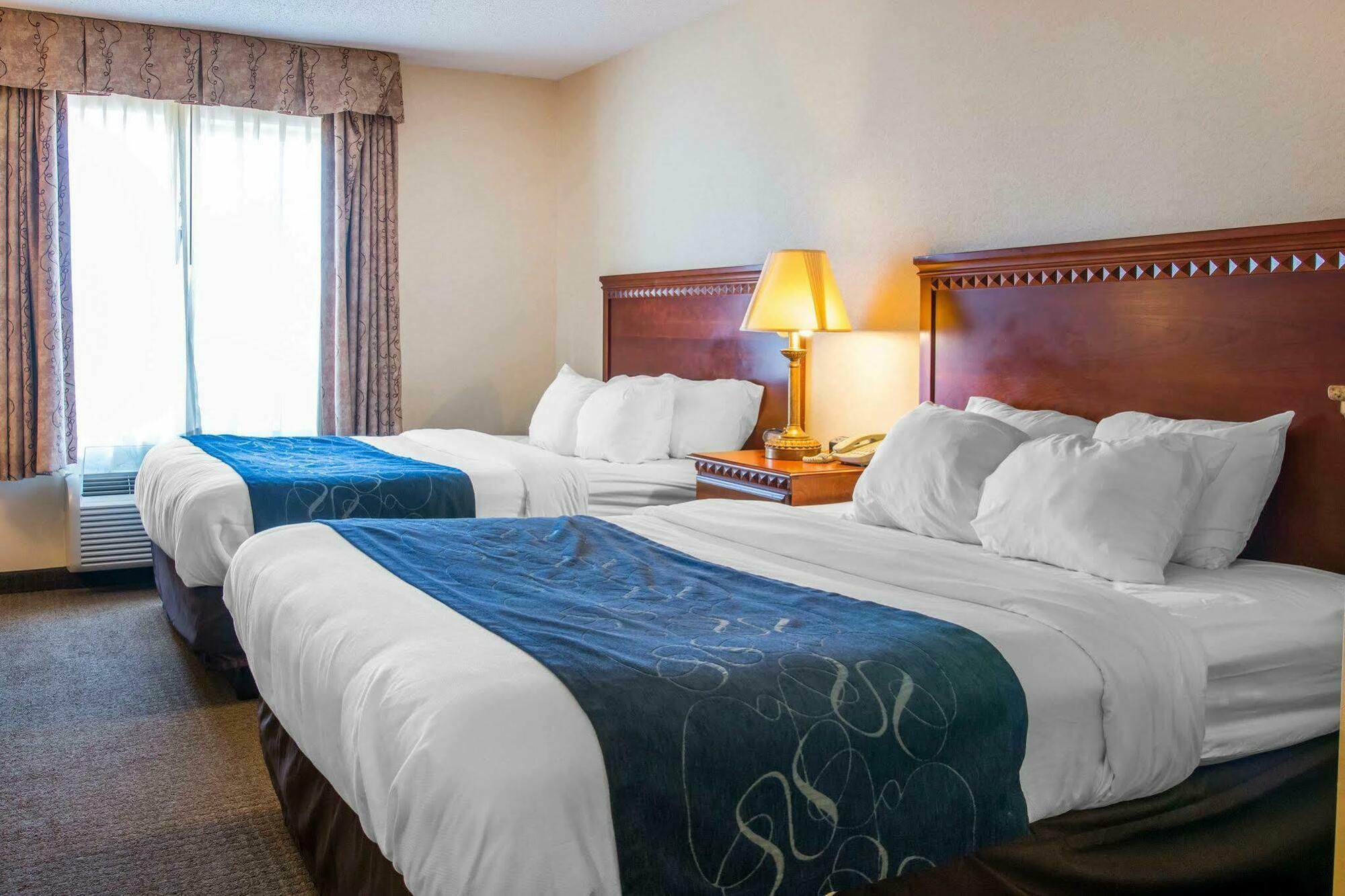 Comfort Suites Findlay Bagian luar foto